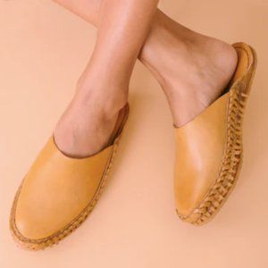 Mohinders Solid Slide in Natural Leather